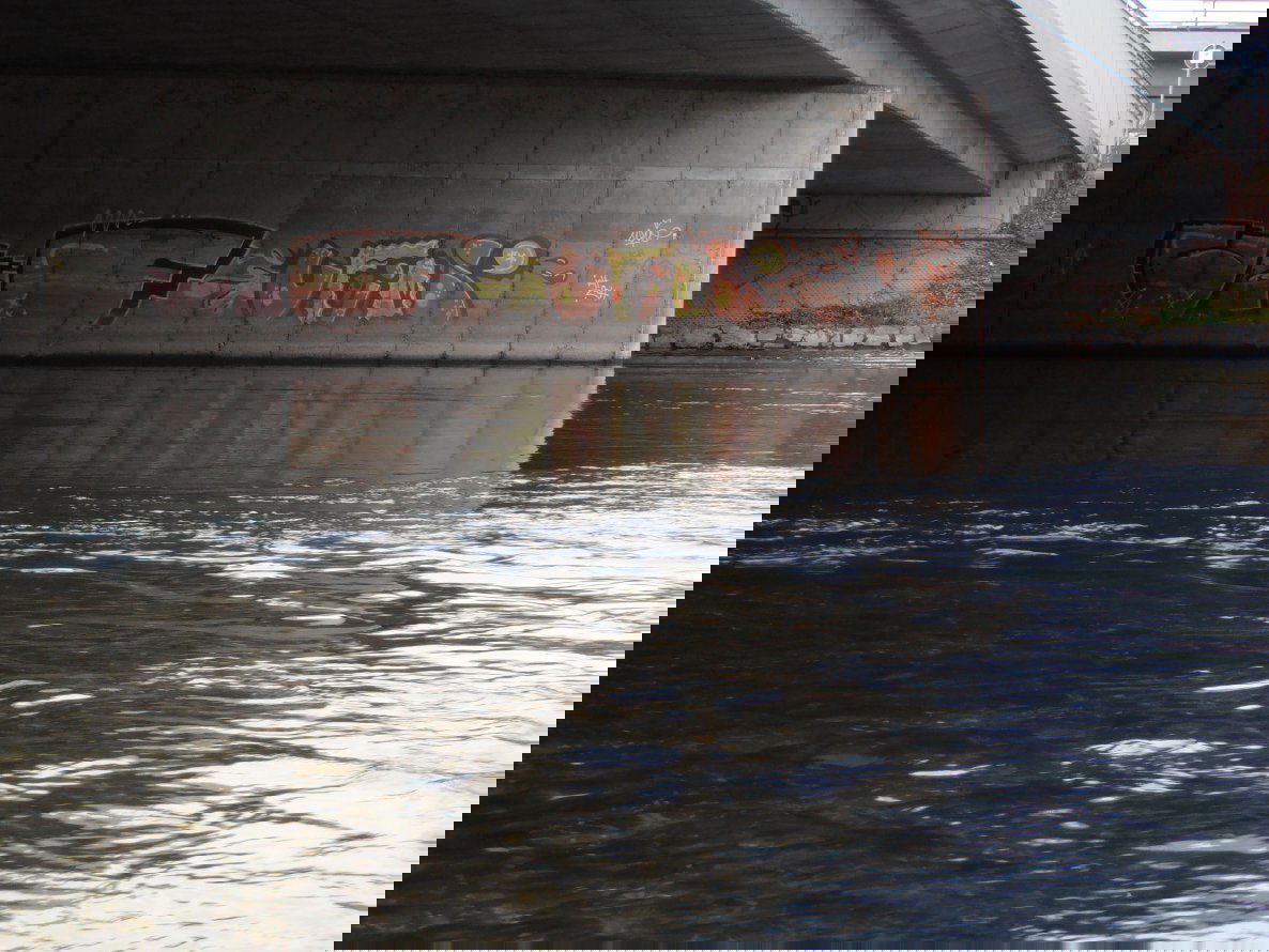 Graffiti Bombing in Jena - Photo by hainz107 - uf, ufios