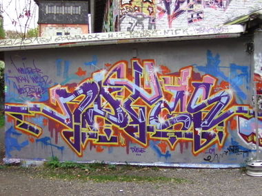 Graffiti Wall in Jena - Photo by hainz107 - notes