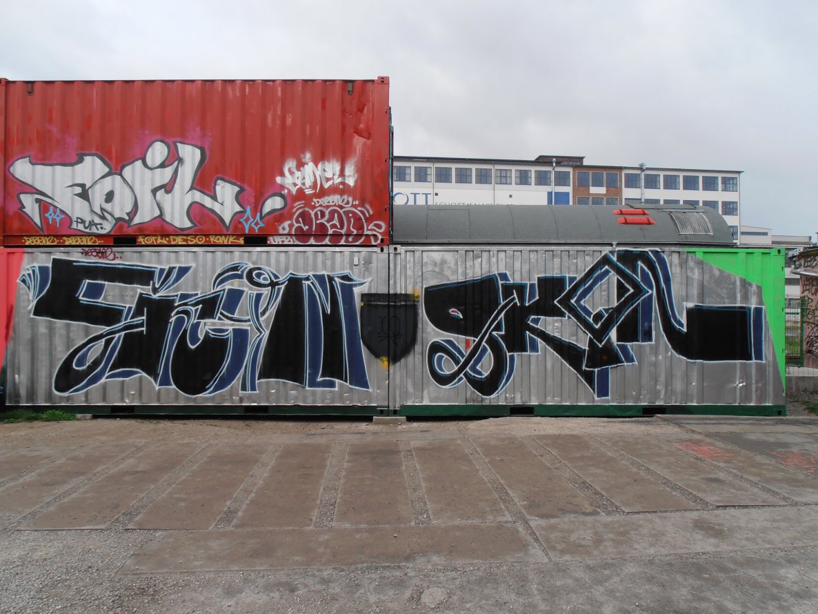 Graffiti Wall in Jena - Photo by hainz107 - skin, xq (2014)