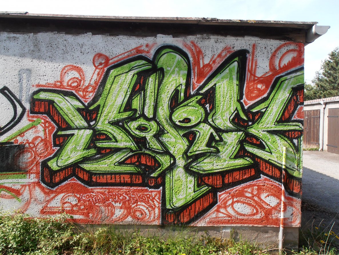 Graffiti Bombing in Erfurt - Photo by hainz107 - körk
