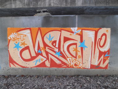 Graffiti Bombing in Erfurt - Photo by hainz107 - clean, vcr, welt