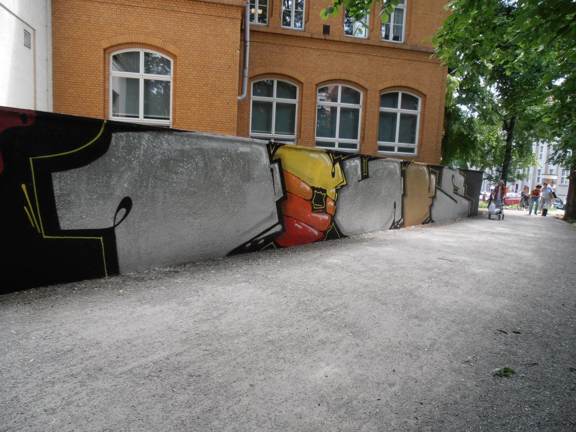 Graffiti Bombing in Jena - Photo by hainz107 - 10, uf (2014)