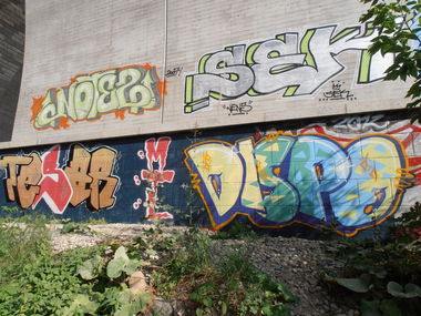 Graffiti Bombing in Jena - Photo by hainz107 - tesar, dispo, mtl