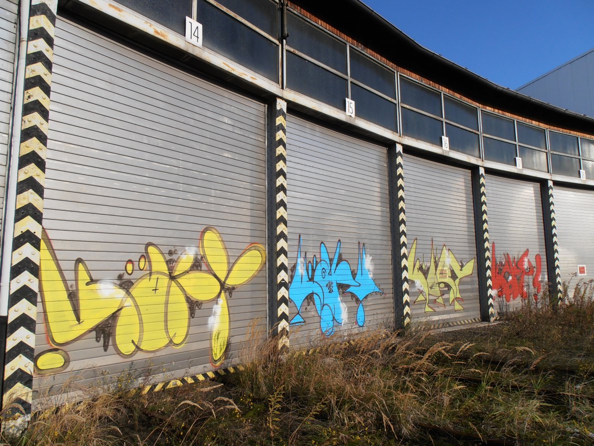 Graffiti Bombing in Gera - Photo by hainz107 - käry, daw, org