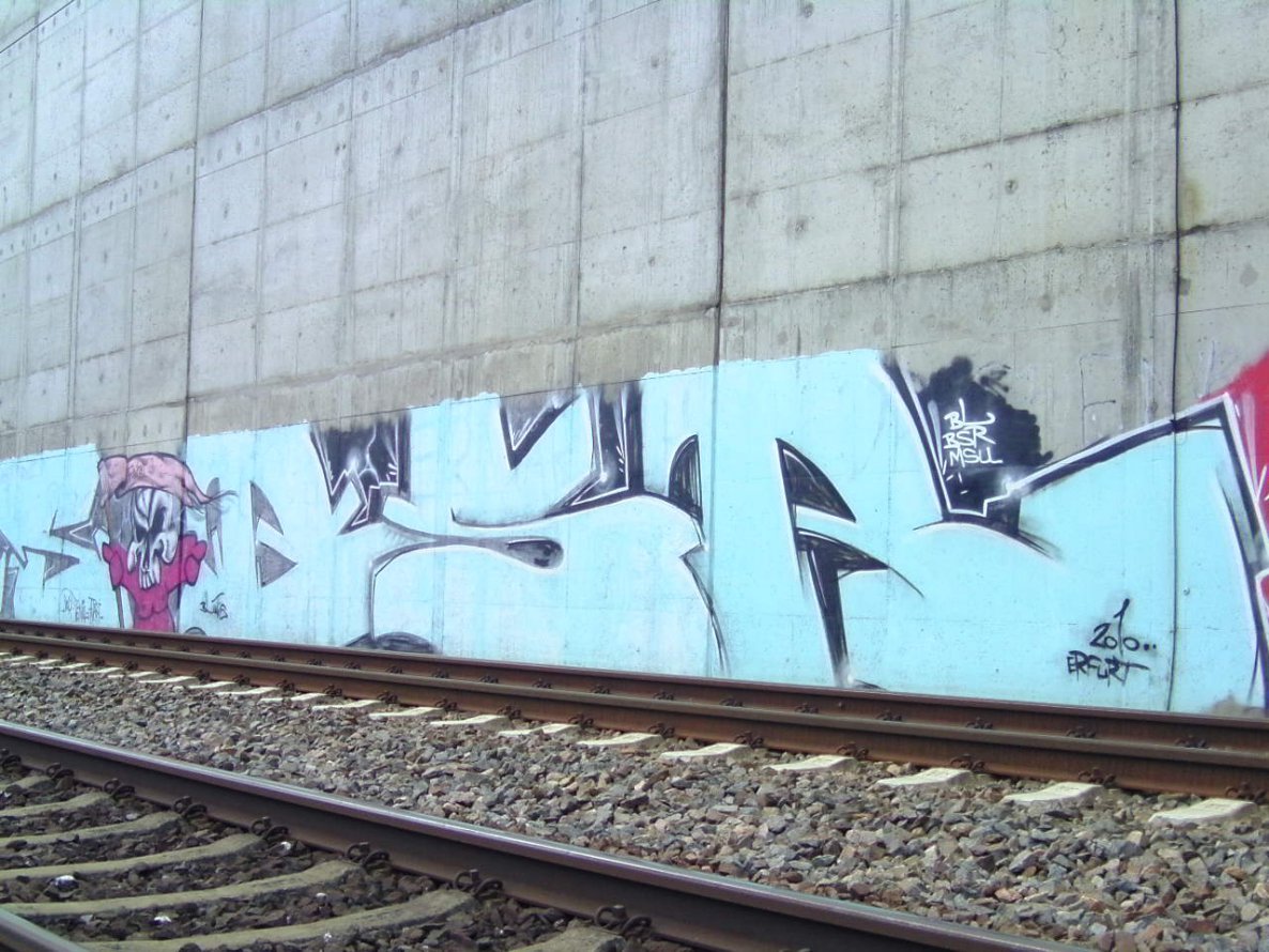 Graffiti Bombing in Rothenstein - Photo by hainz107 - wrs, bsr