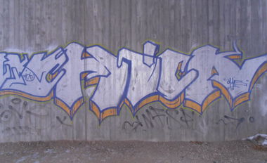 Graffiti Bombing in Jena - Photo by hainz107 - chic, chick, sek