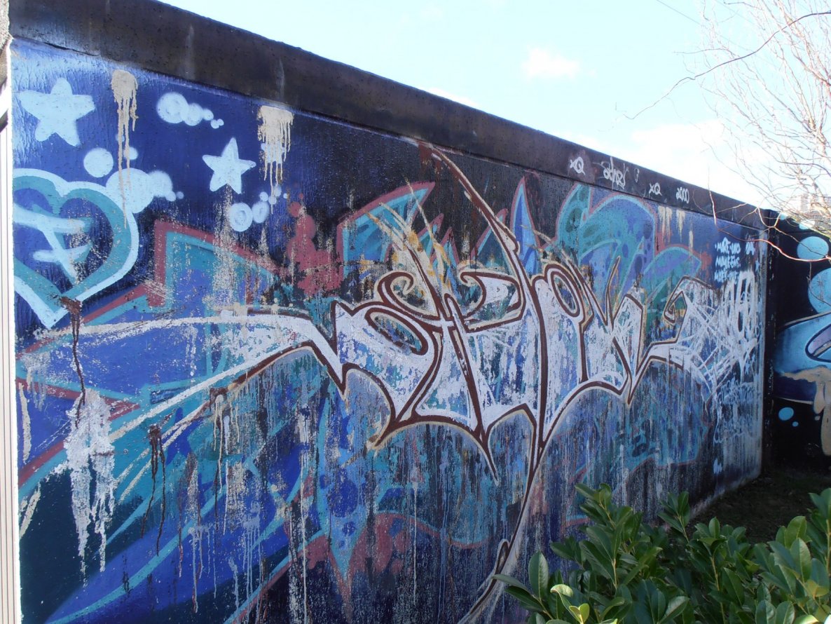 Graffiti Wall in Jena - Photo by hainz107 - athek, xq (2000)