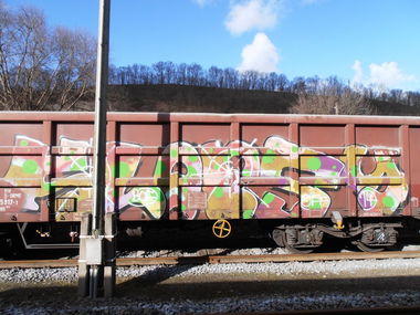 Graffiti Train - Photo by hainz107 - slapsy, bof