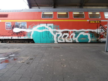 Graffiti Train - Photo by hainz107