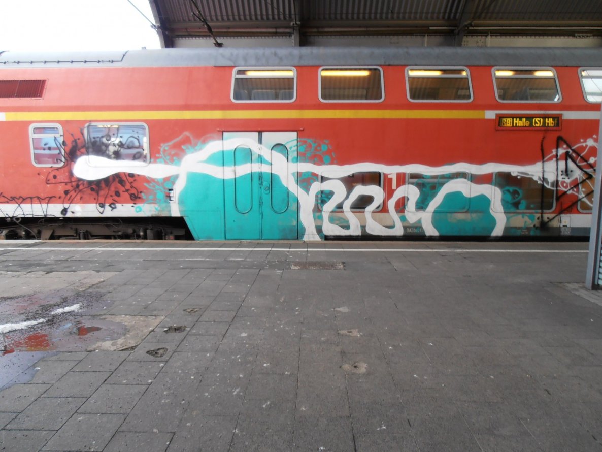 Graffiti Train - Photo by hainz107
