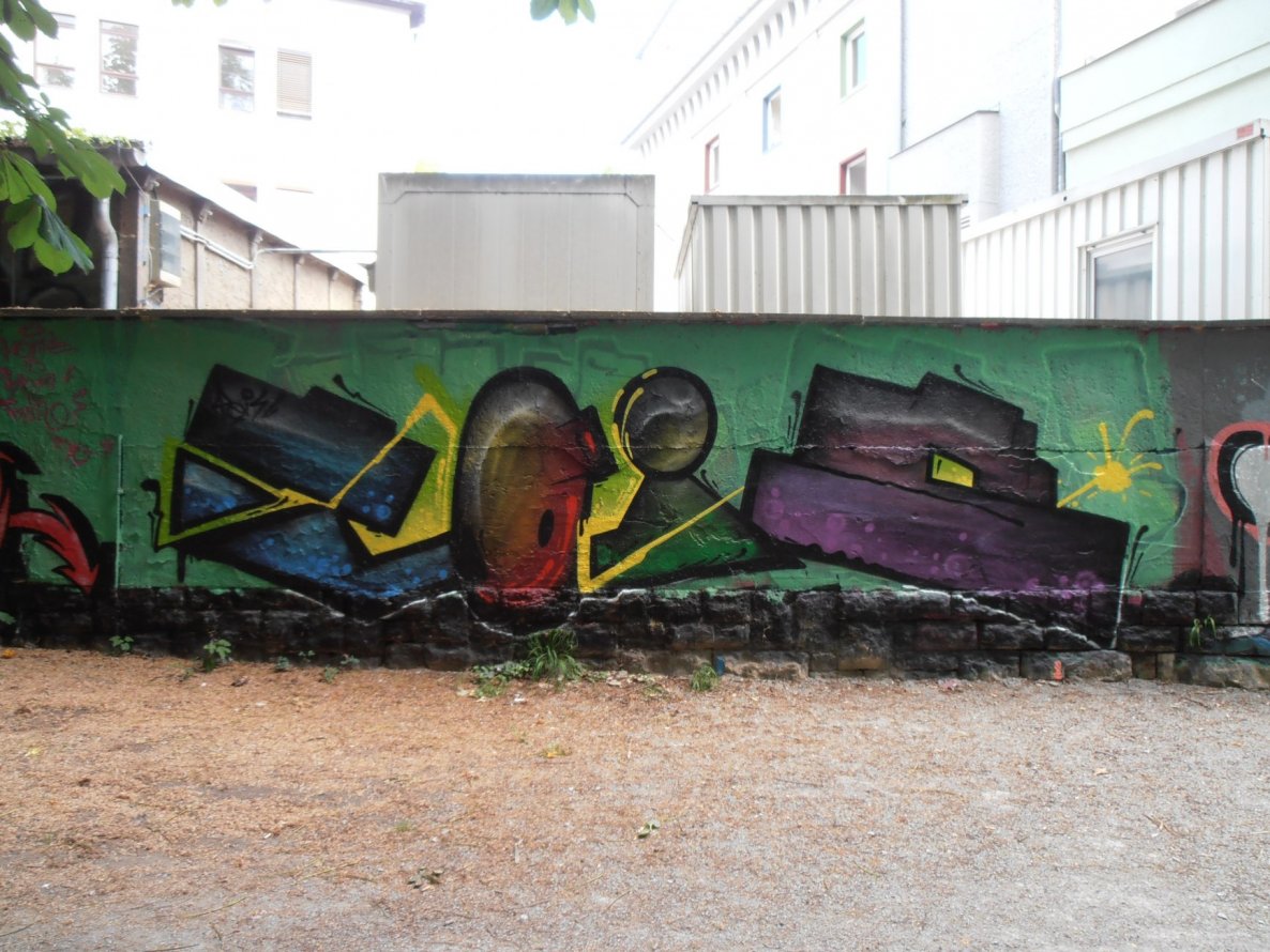 Graffiti Wall in Jena - Photo by hainz107 - tois (2014)