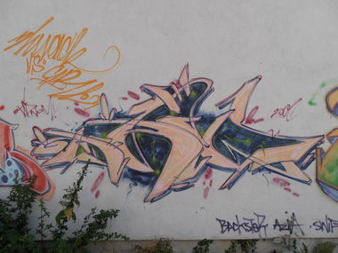 Graffiti Bombing in Weimar - Photo by hainz107 - nom, crew