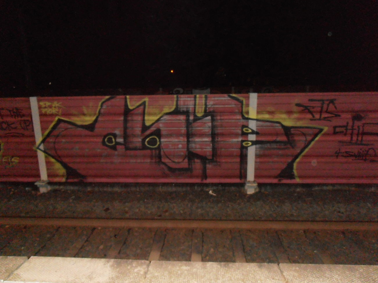 Graffiti Bombing - Photo by hainz107 - chip, fts