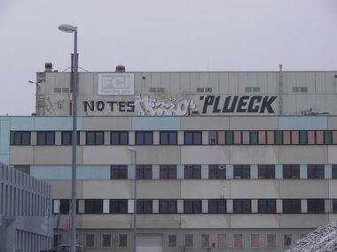 Graffiti Bombing in Jena - Photo by hainz107 - notes, mezzo, plueck