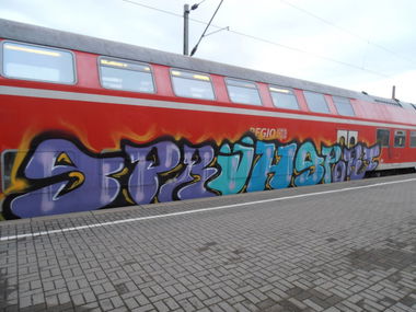 Graffiti Train - Photo by hainz107
