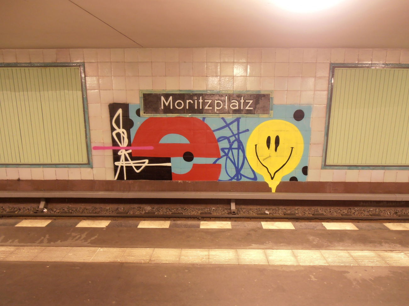 Graffiti Bombing - Photo by hainz107