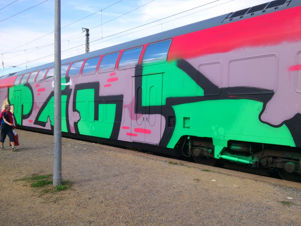 Graffiti Train in Dresden - Photo by hanswurst