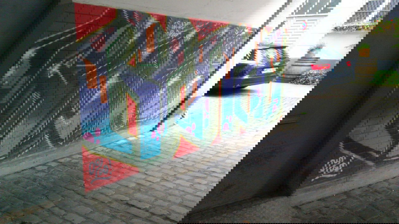 Graffiti Wall in Hamburg - Photo by hanswurst - glaze