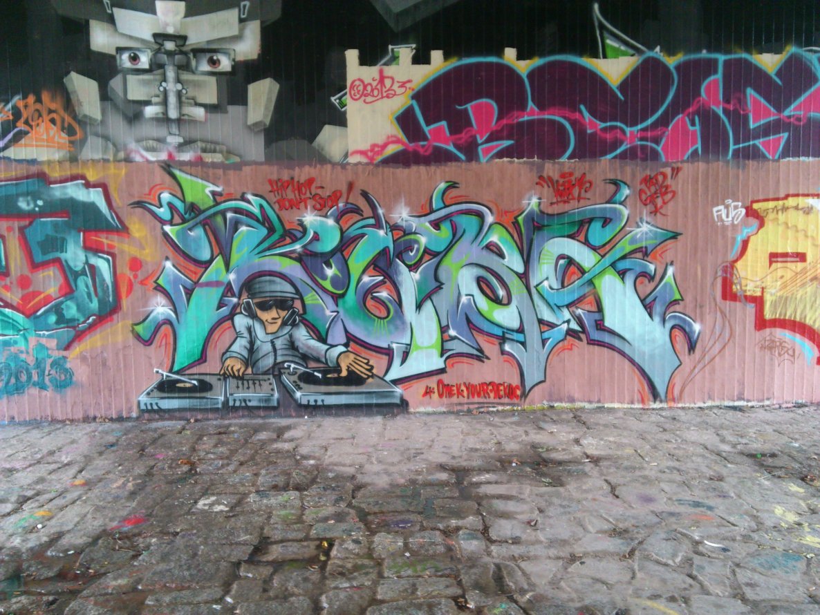 Graffiti Wall - Photo by hanswurst