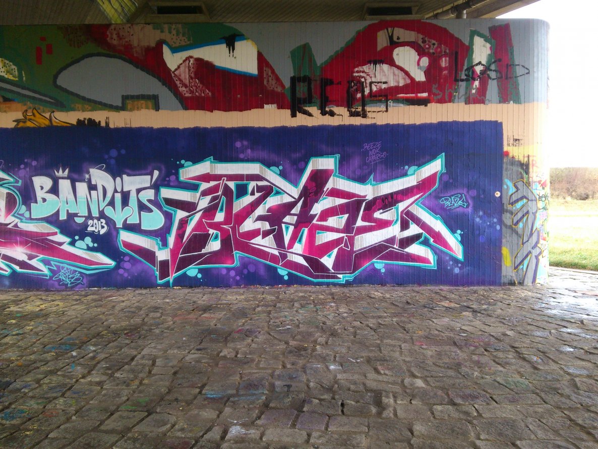 Graffiti Wall in Dresden - Photo by hanswurst