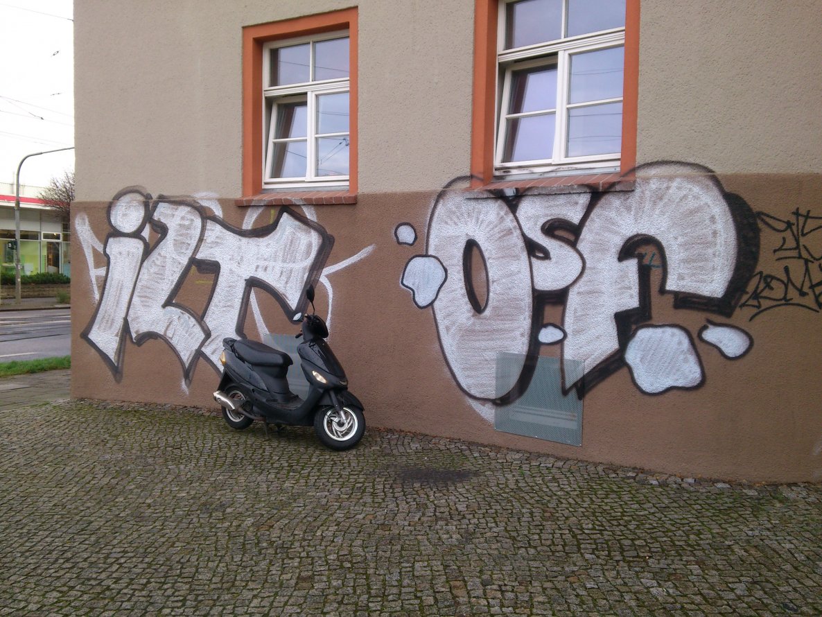 Graffiti Bombing in Dresden - Photo by hanswurst