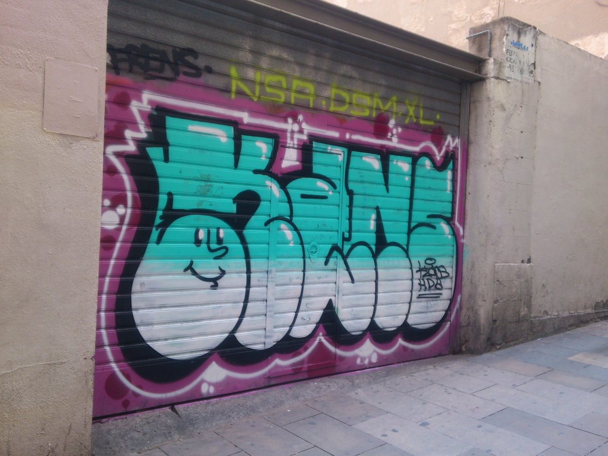 Graffiti Bombing in Barcelona - Photo by hanswurst