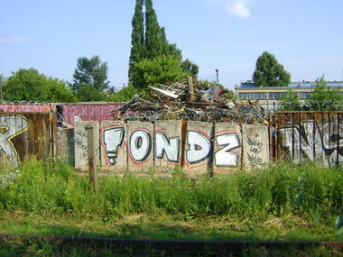 Graffiti Wall - Photo by hanzo122