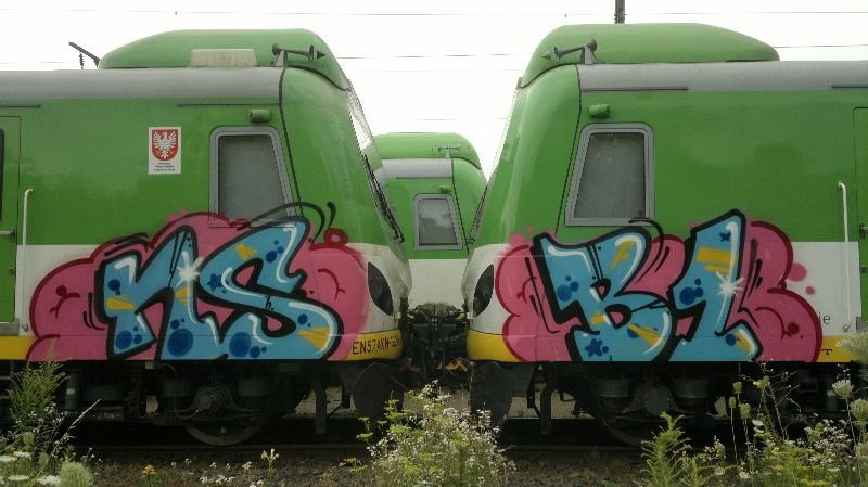 Graffiti Train in Warsaw - Photo by hanzo122 - Merd, Tondz (2013)