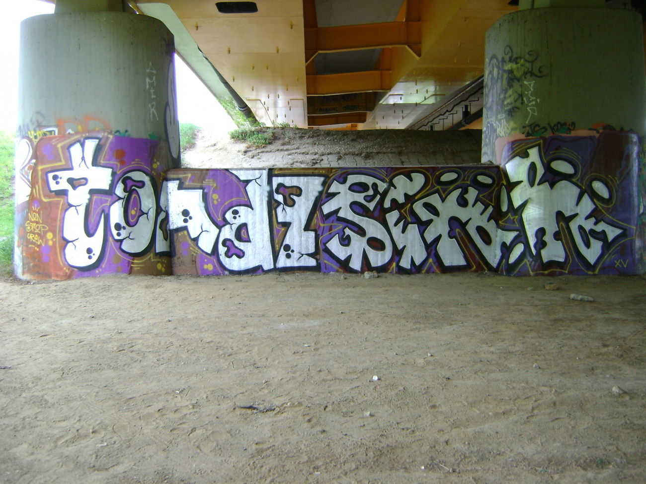 Graffiti Wall in Warsaw - Photo by hanzo122 - Sinh, Tondz (2015)