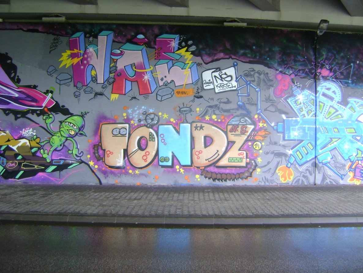 Graffiti Wall in Warsaw - Photo by hanzo122 - ns, hxm (2014)