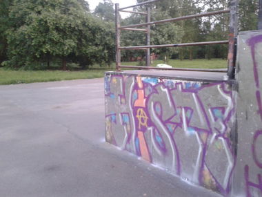 Graffiti Bombing in Saint Petersburg - Photo by hastehastehaste