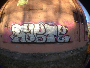 Graffiti Bombing in Saint Petersburg - Photo by hastehastehaste - dirty (2014)