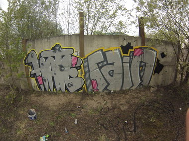 Graffiti Bombing - Photo by hatenwd - hate, rain