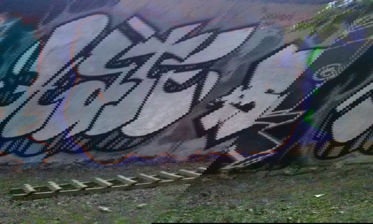 Graffiti Wall - Photo by hatenwd