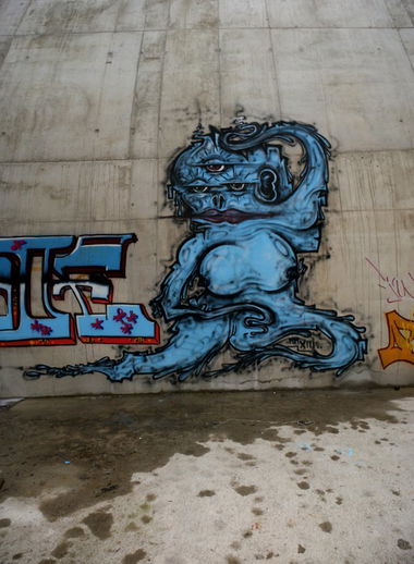 Graffiti Wall - Photo by hauaufdiekacke - blue, gigant (2013)