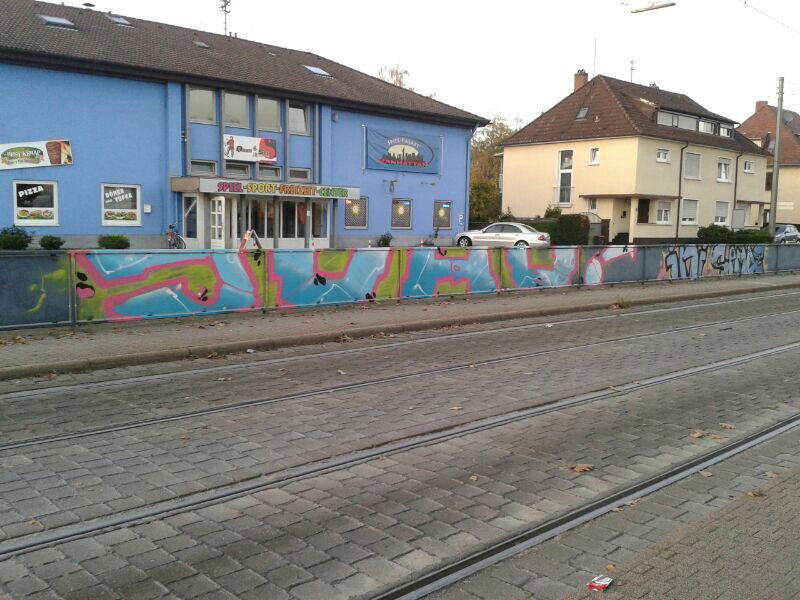 Graffiti Bombing - Photo by haze13 - Juhu