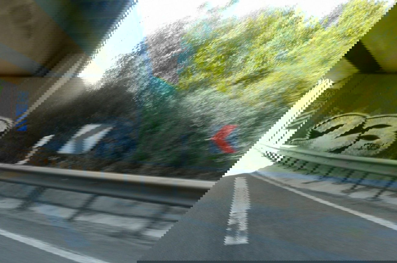 Graffiti Bombing - Photo by haze13 - 23