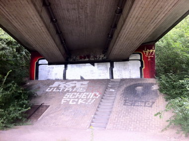 Graffiti Wall - Photo by haze13 - Ini (2014)