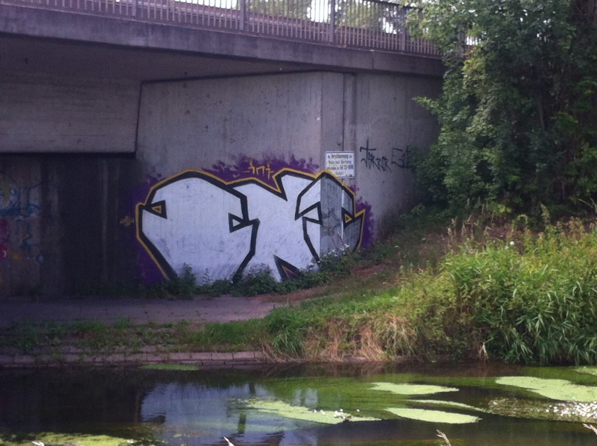 Graffiti Wall - Photo by haze13 - Ini (2014)