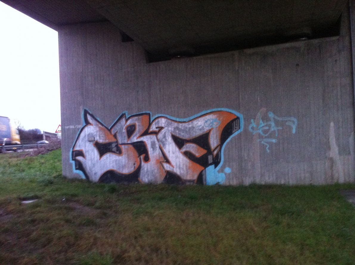 Graffiti Wall - Photo by haze13 - Cbf