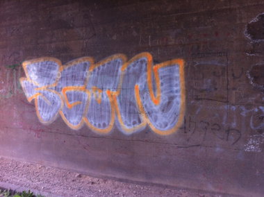 Graffiti Wall - Photo by haze13 - 3gon