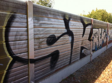 Graffiti Wall - Photo by haze13 - Sk, rek