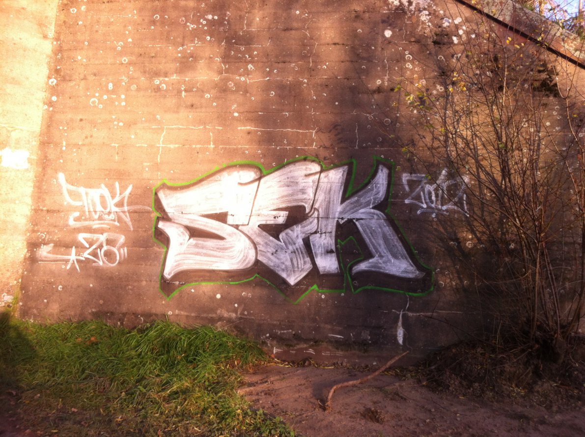 Graffiti Wall - Photo by haze13 - Sek (2012)