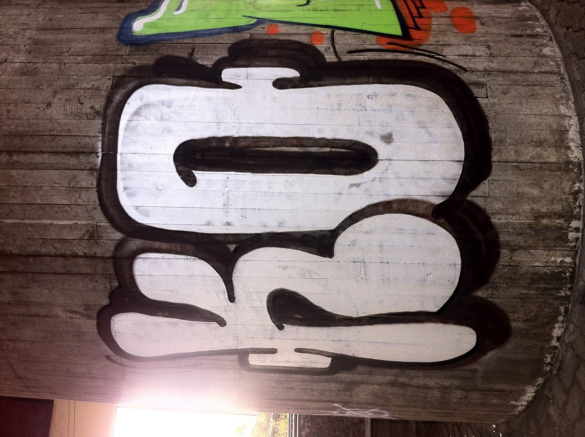 Graffiti Wall - Photo by haze13 - Kelo