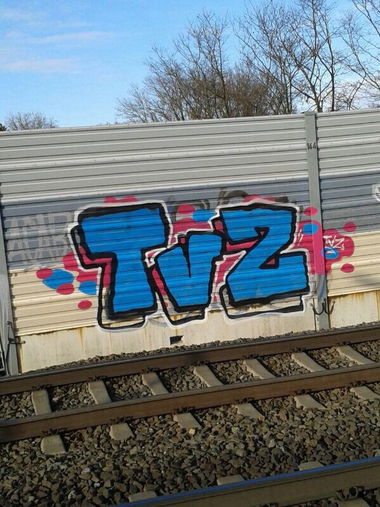 Graffiti Wall - Photo by haze13 - Tvz