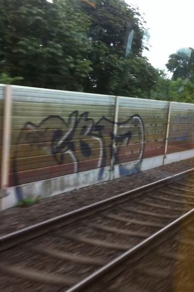 Graffiti Wall - Photo by haze13 - Cbf