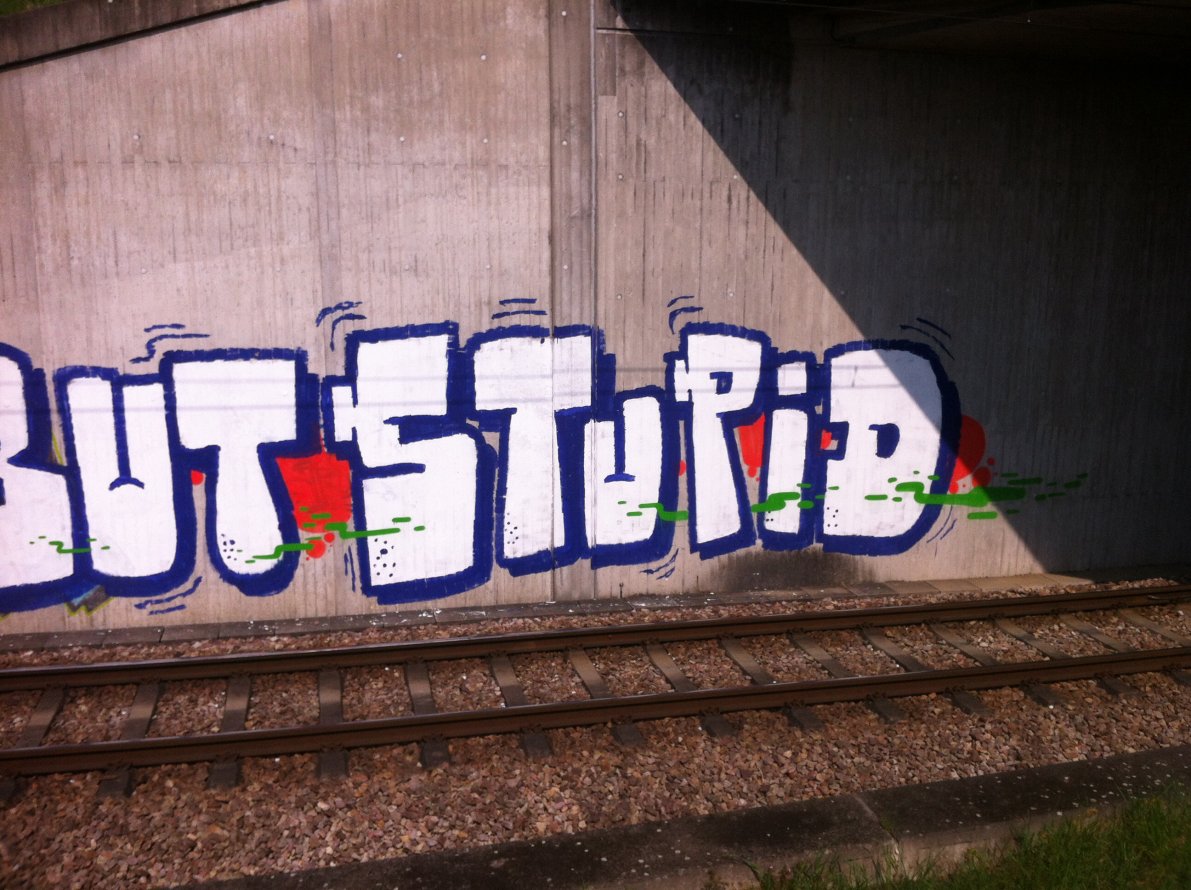 Graffiti Wall - Photo by haze13 - Kelo (2014)