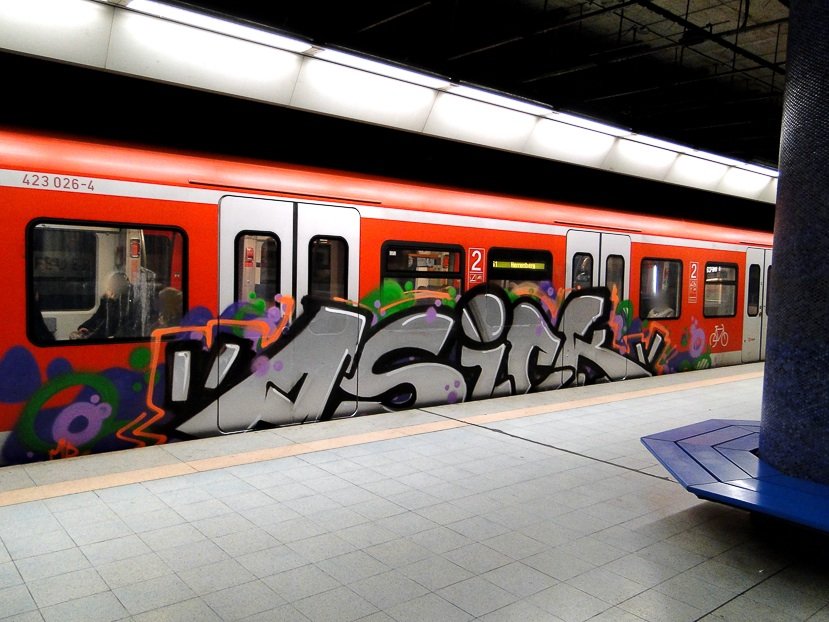 Graffiti Wall - Photo by haze13 - Asick