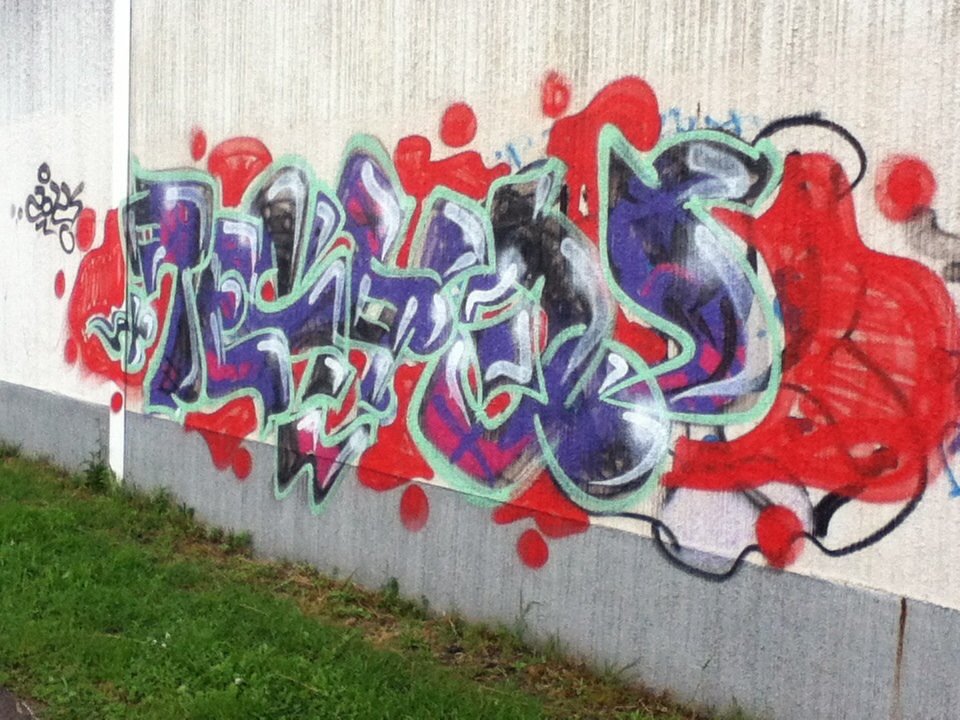 Graffiti Wall - Photo by haze13 - Techo