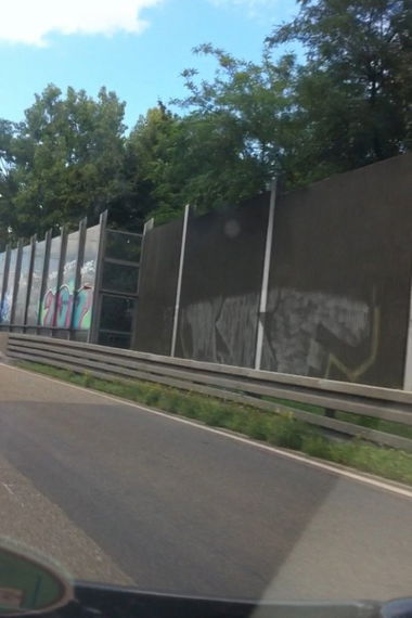 Graffiti Wall - Photo by haze13 - Isf